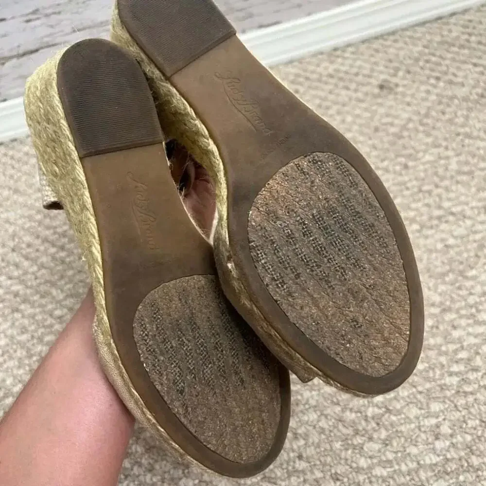 Lucky brand wedge sandals size 11  tan